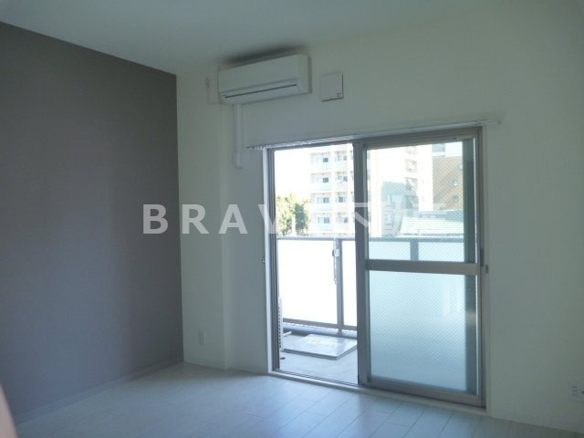 サムティ上町台龍造寺　BRAVI不動産の寝室|【サムティ上町台龍造寺】広くて明るい寝室