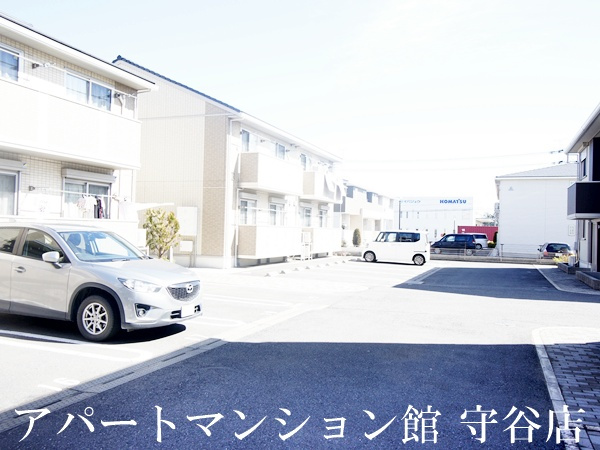 エクレールCの駐車場