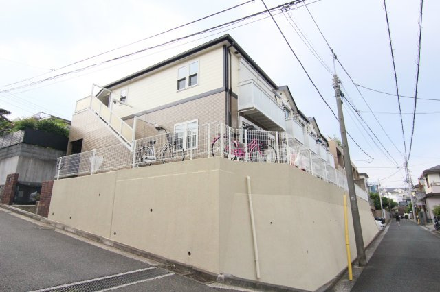 ファインヒルズ日吉の外観