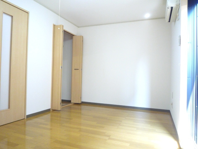 サードハイツの洋室