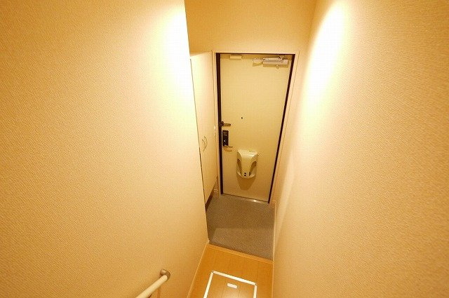 グランシャリオ城山台の玄関|収納もある玄関です