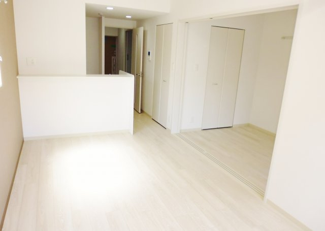 アズール西明石の居間・リビング