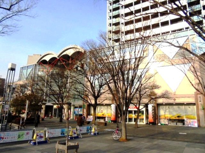 【周辺】 | メロード吹田一番館 | 1、2階は店舗が入っています★