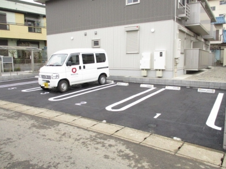 グリーンヒルズの駐車場