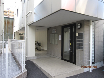 【エントランス】 | アクシーズⅦ | オートロック付き