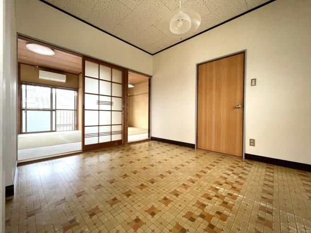 共栄ハイツの洋室