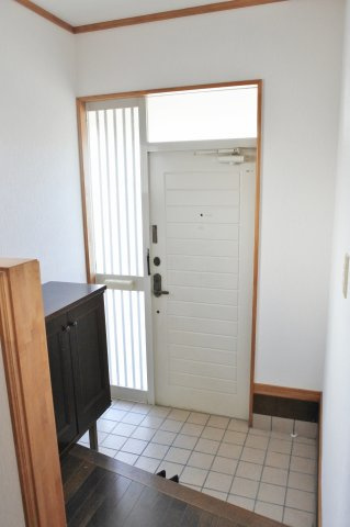 永田貸家の玄関