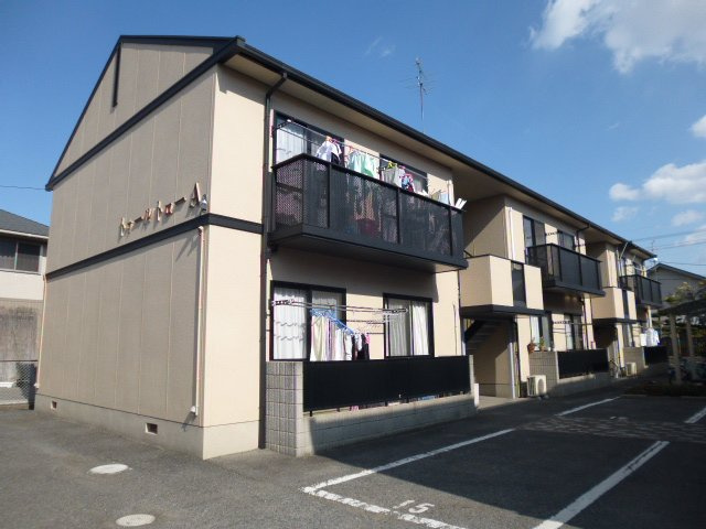 倉敷市玉島中央町２丁目のアパートの外観