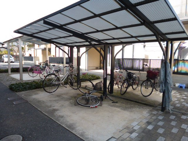 倉敷市玉島中央町２丁目のアパートのその他共用部分|自転車置き場