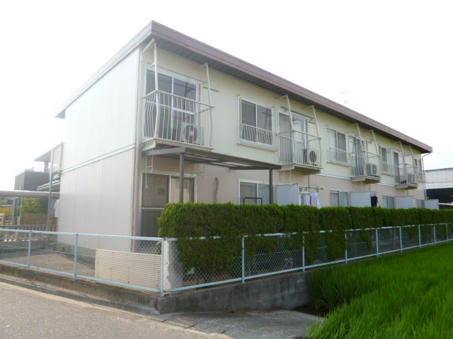 倉敷市中島のアパートの外観