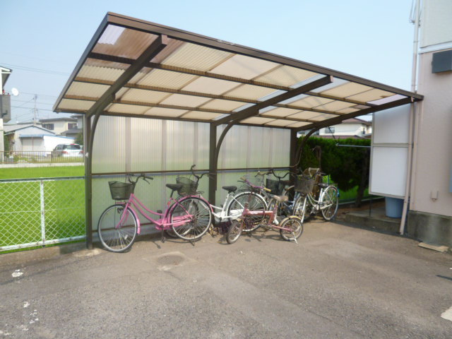 倉敷市中島のアパートのその他共用部分|自転車置き場