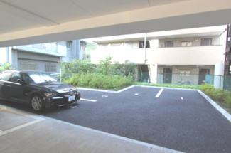 【駐車場】