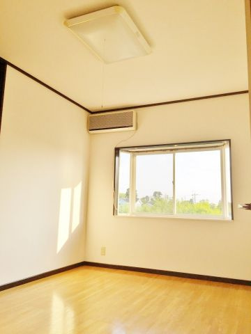 清名幸谷戸建の洋室