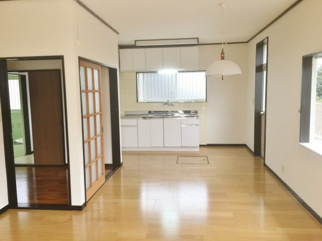 清名幸谷戸建の居間・リビング