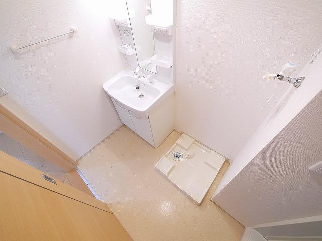 クラール平城の洗面所|コンパクトで使いやすい洗面所