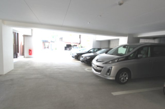 【駐車場】