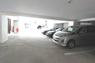 【駐車場】