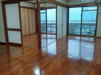 【居間・リビング】 | マンション識名１２ | ※退去前の為、写真と現状が異なる場合がございます