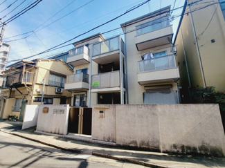 【外観】 | マードレネギシ　２０１４年１月築！オートロック付！鶯谷駅から徒歩５分・入谷駅から徒歩８分！閑静な住宅街！全室角部屋！設備充実！