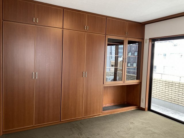 千代田区平河町１丁目の賃貸マンションのその他|クローゼット・フローリングにリニューアル