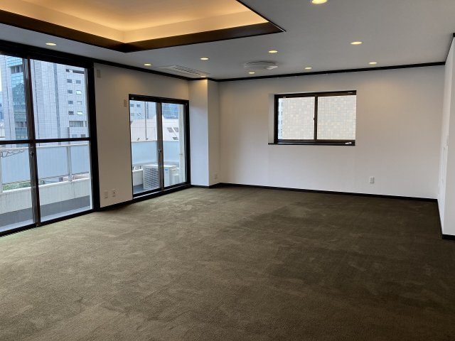 千代田区平河町１丁目の賃貸マンションの居間・リビング|フローリングにリニューアル