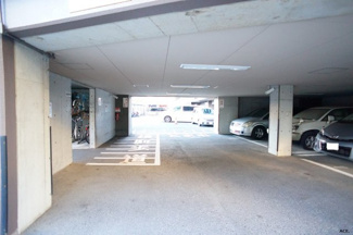 【駐車場】 | 現況：駐車場に空はございません。