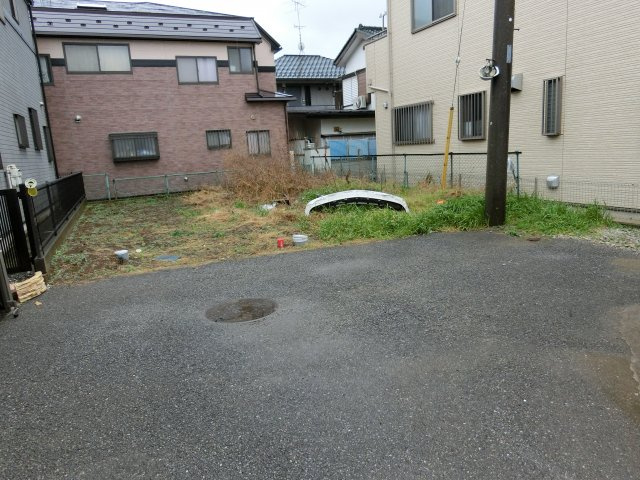 千葉市花見川区作新台５丁目　売地　建築条件なしの前面道路含む現地写真