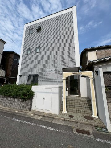 メゾン・ド・ファミール岡村の外観