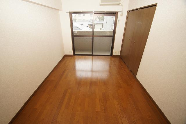 クロスステージ大濠の洋室|クロスステージ大濠（1ＤＫ）　洋室
写真は別号室です
