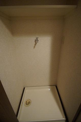 クロスステージ大濠の設備|クロスステージ大濠（1ＤＫ）　洗濯機置き場
写真は別号室です