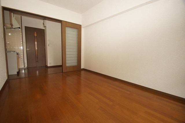 クロスステージ大濠の洋室|クロスステージ大濠（1ＤＫ）　洋室
写真は別号室です