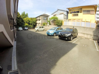 【駐車場】
