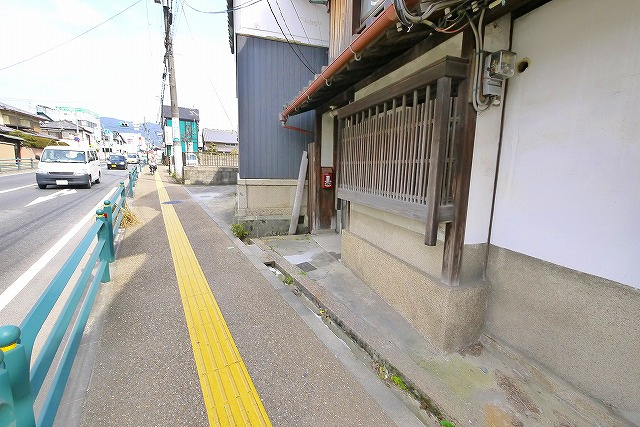 百済貸家（北方町）の周辺|レトロな外観です。