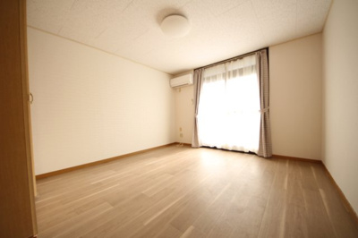 【居間・リビング】 | プランドール吹上 | ※同タイプの別の部屋の写真です。