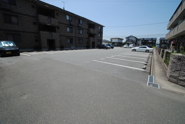 久留米市安武町安武本のアパートの駐車場|同タイプ　イメージ写真