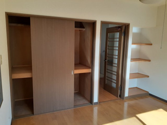 【寝室】 | ラ・フォンテ成田 | ※反転タイプ