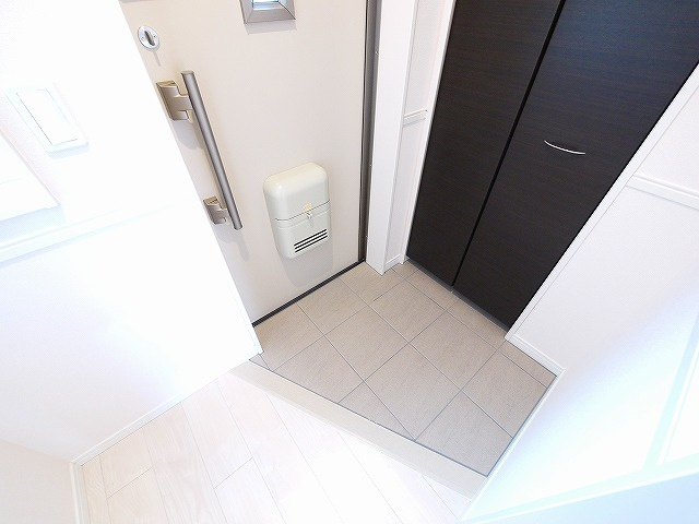 フィーカス　メモリアの玄関|きれいな玄関です