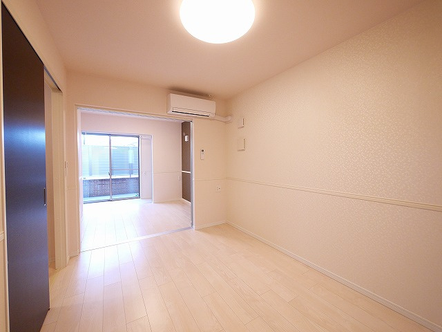 フィーカス　メモリアの居間・リビング|こちらの居間で趣味の時間をお楽しみください