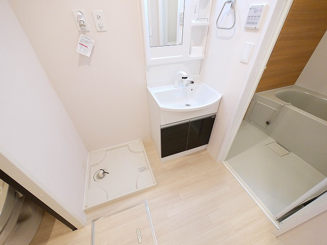 フィーカス　メモリアの洗面所|脱衣スペースもあります