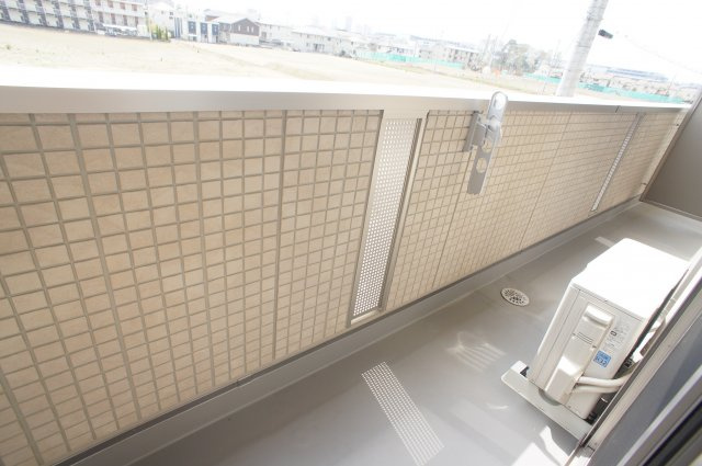 セルリアＡ棟 のバルコニー|※同アパート別室参考写真です。