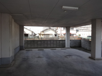 【駐車場】 | ウエストコート | 屋根付き駐車場１台付き！