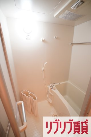 ハイトピア千葉の浴室