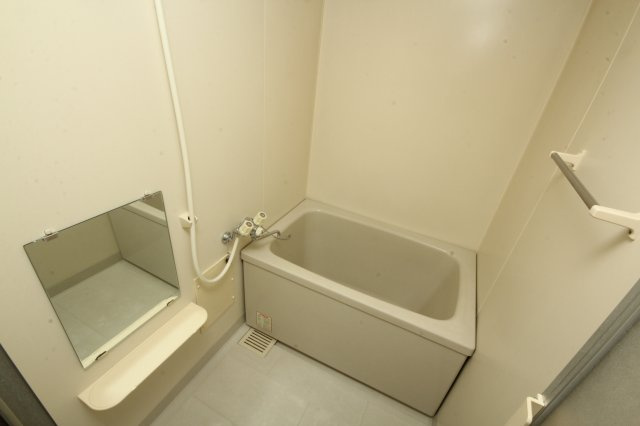 万寿シティＡの浴室|浴室