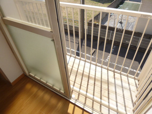 ニューエルディム北畝Bのバルコニー