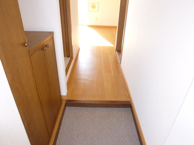 ニューエルディム北畝Bの玄関