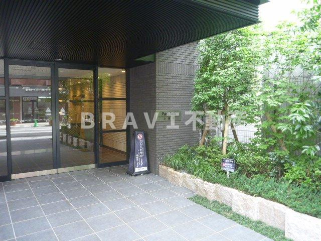 パークアクシス心斎橋　BRAVI不動産のエントランス
