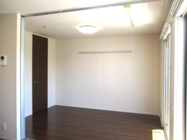 Ｄ－ＲＯＯＭ押日の洋室