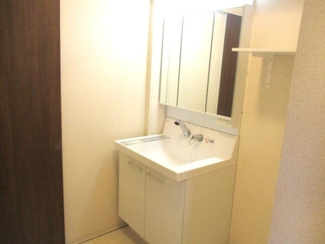 Ｄ－ＲＯＯＭ押日の洗面所