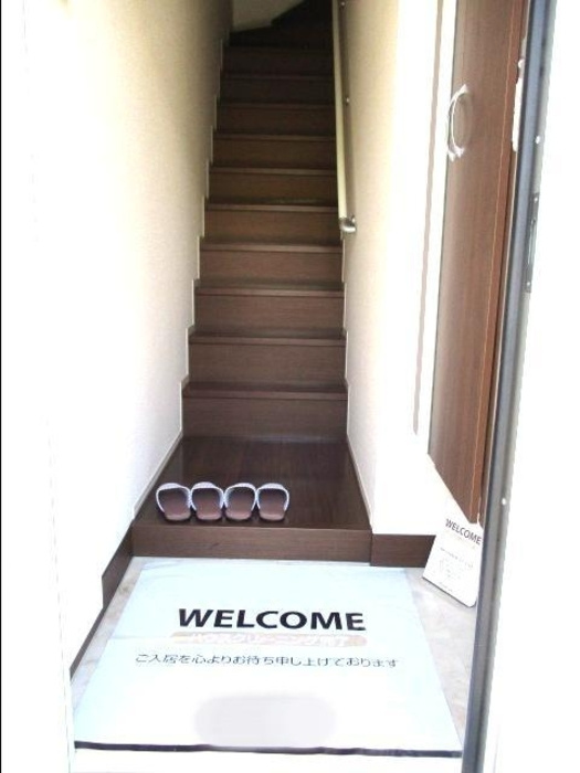 Ｄ－ＲＯＯＭ押日の玄関