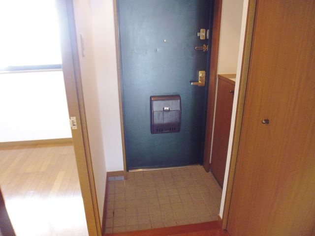 エクセレント今寺の玄関